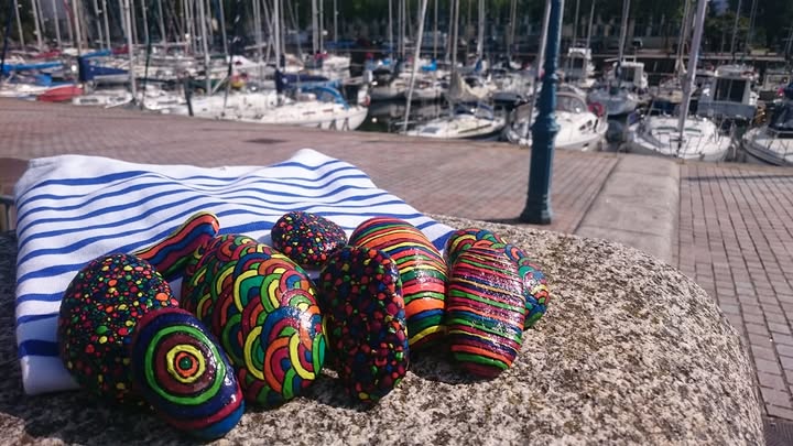 LES GALETS DECO DE HELENE! (galets peints-beach art...)