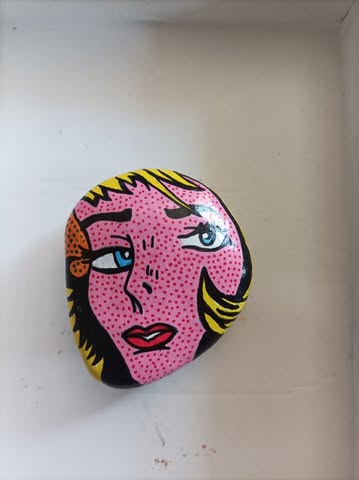 Piedras pintadas a mano